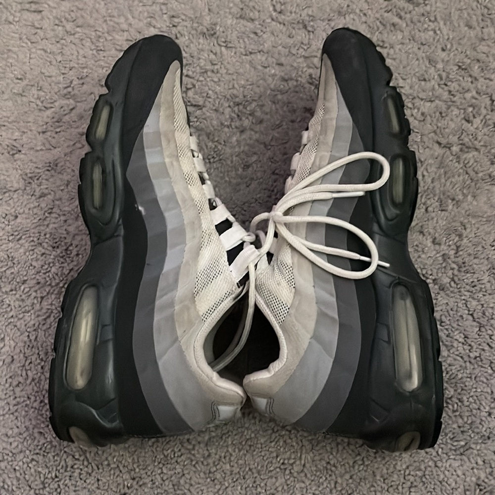 🔥AIRMAX 95 SIZE 10 - Picture 3 of 5